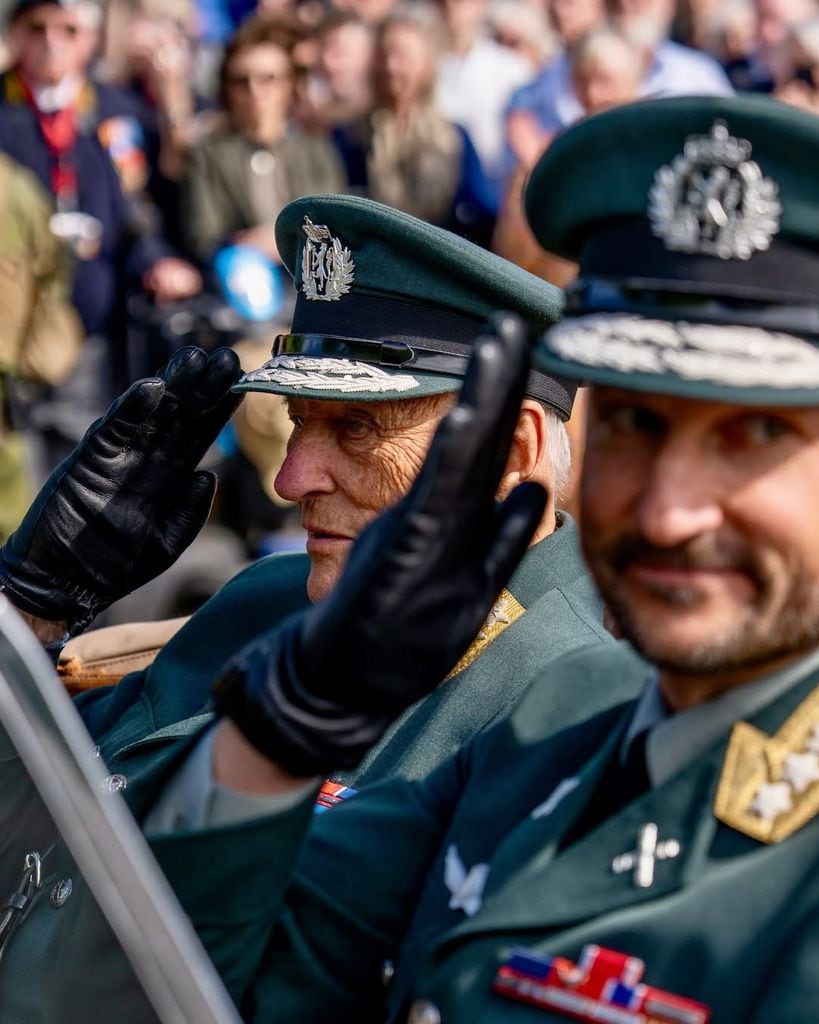 El rey Harald y el príncipe heredero Haakon estuvieron presentes esta tarde en la celebración del Día de la Liberación