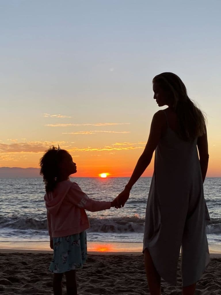 Esther Cañadas con su hija Galia