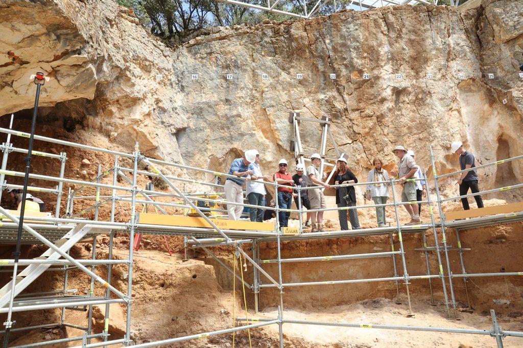 Reina Sofía en los yacimientos de Atapuerca el 18 de julio de 2024