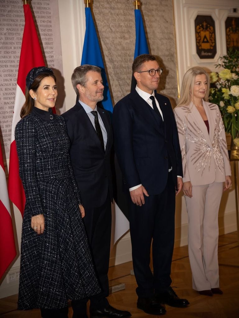 Mary de Dinamarca impacta con tiara y vestido nuevo en Estonia
