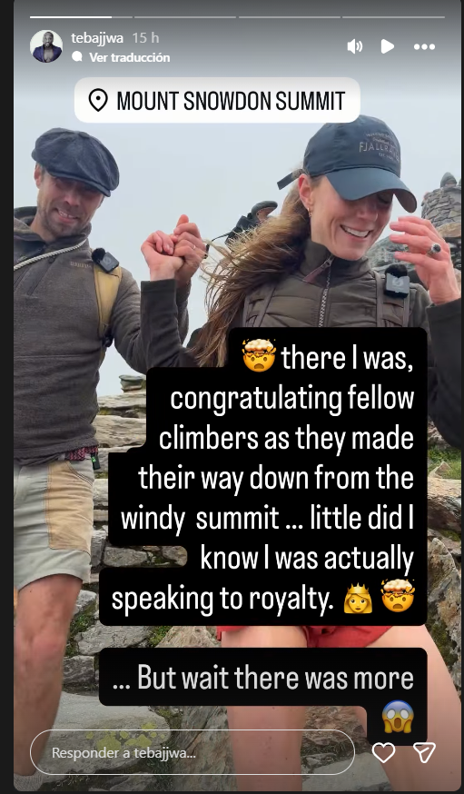 Kate Middleton, con pantalones cortos rojos, junto a su hermano James, que le da la mano para descender del Monte Snowdon