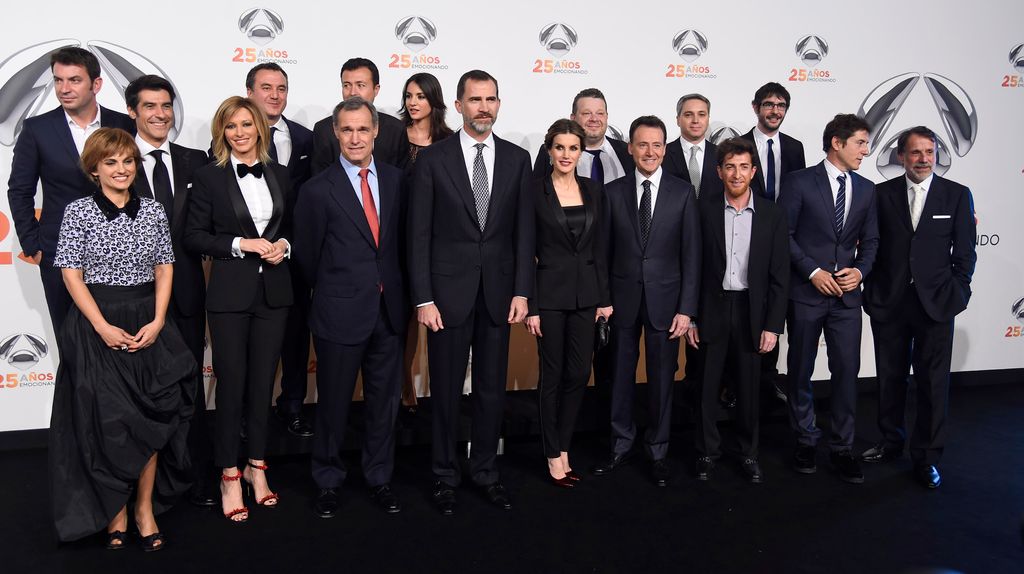 LOS REYES FELIPE VI Y LETIZIA ORTIZ DURANTE EL 25 ANIVERSARIO DE LA CADENA " ANTENA 3 " 29/01/2015 MADRID