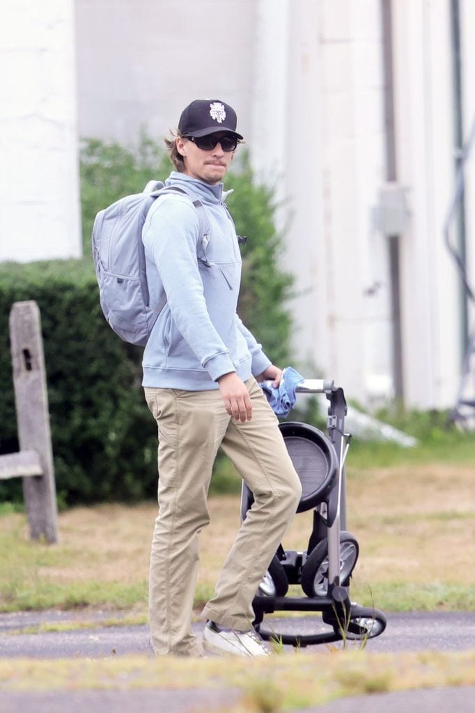 Jake Bongiovi, primeras imágenes con su bebé tomando un avión privado desde los Hamptons
