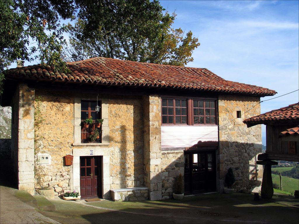 Casa de Menchu Álvarez, abuela de la reina Letizia, en Ribadesella (Asturias)
