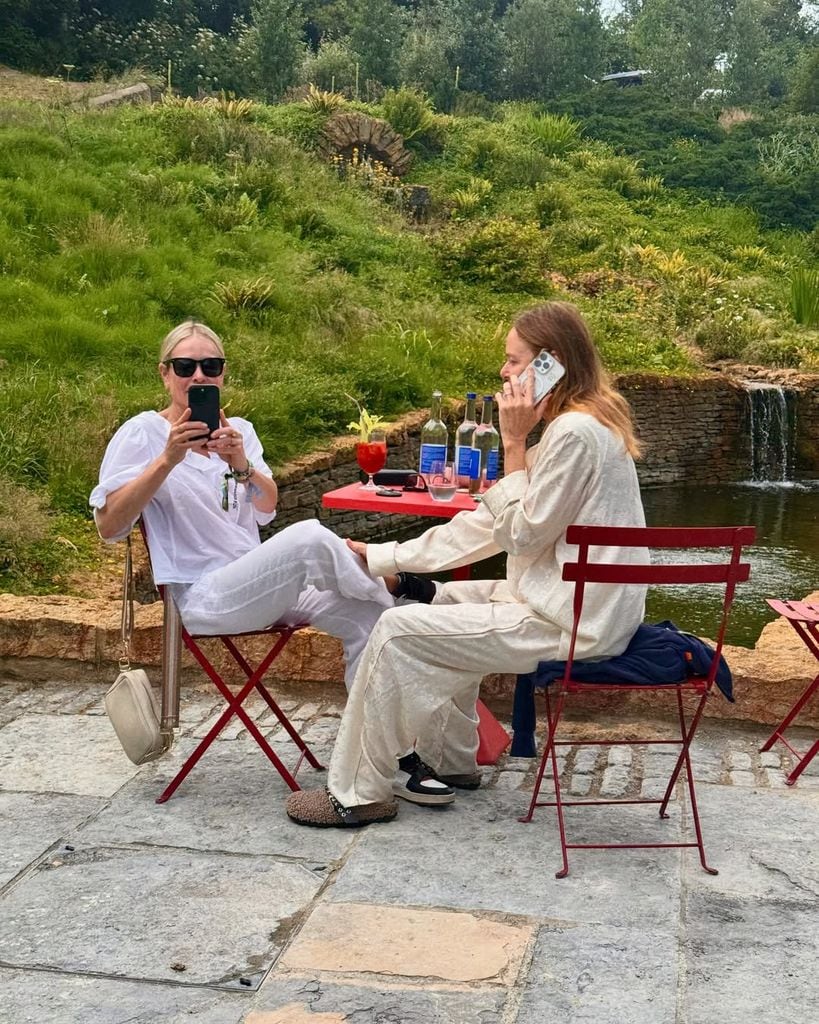 Chelsea Handler y la diseñadora Stella McCartney se sumaron al plan de Salma Hayek