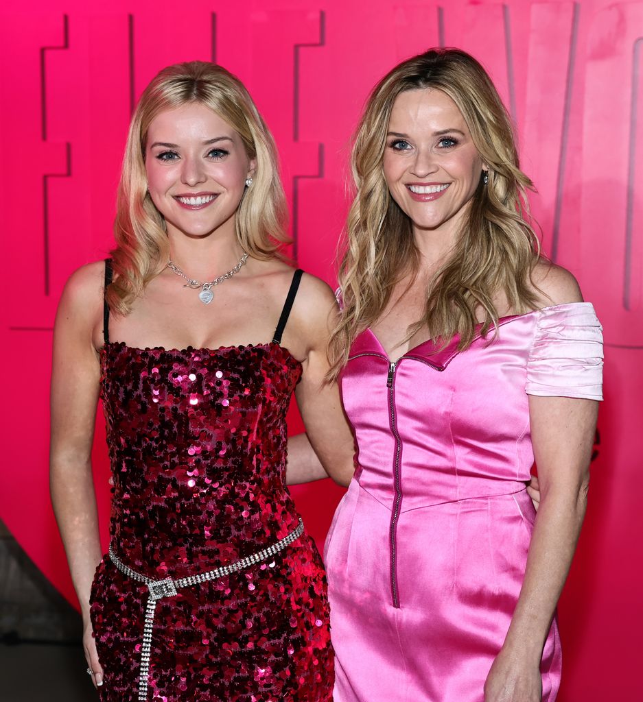 Lexi Minetree y Reese Witherspoon juntas promoviendo "Elle World".