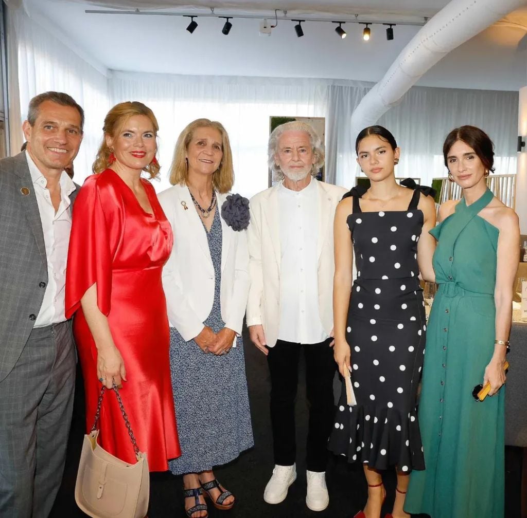La infanta Elena y la actriz Paz Vega con su hija Ava en la recepción Media Night del evento hípico CHIO en Aquisgrán (Alemania)