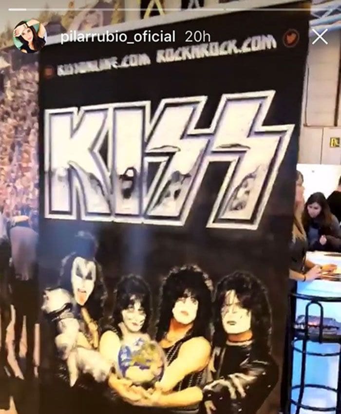 Pilar Rubio en el stand del Rockfest Bcn en Instagram