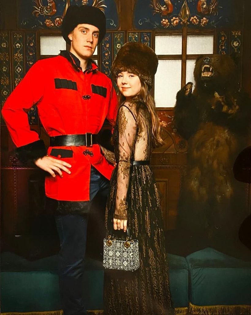 Alexandra de Hannover y su prometido, Ben-Sylvester Strautmann, conjuntados con gorros de pelo