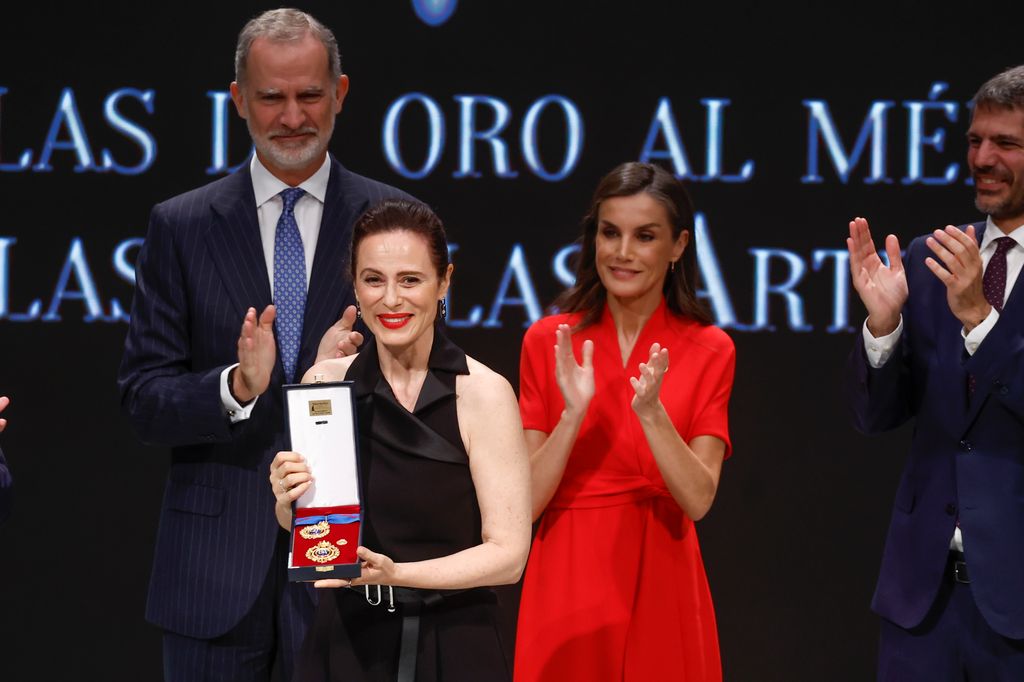 Aitana Sánchez-Gijón recibe las medallas de las Artes