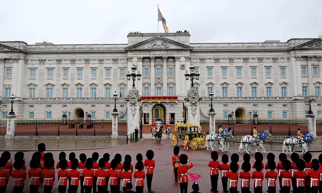 HOLA4111 CORONACIÓN CARLOS III Y CAMILLA