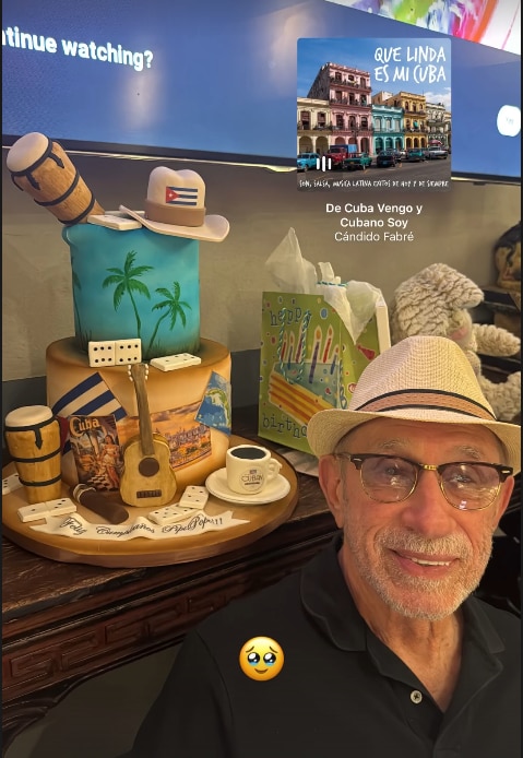 Don José Estefan tuvo un lindo pastel de cumpleaños inspirado en Cuba.