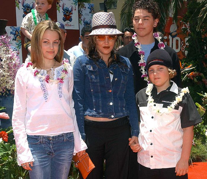benjamin keough nieto de elvis con lisa marie presley y riley