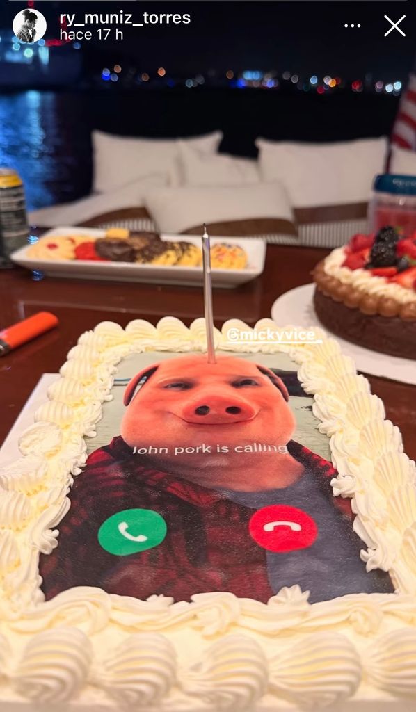 Este fue el pastel de cumpleaños de Ryan Muñiz.