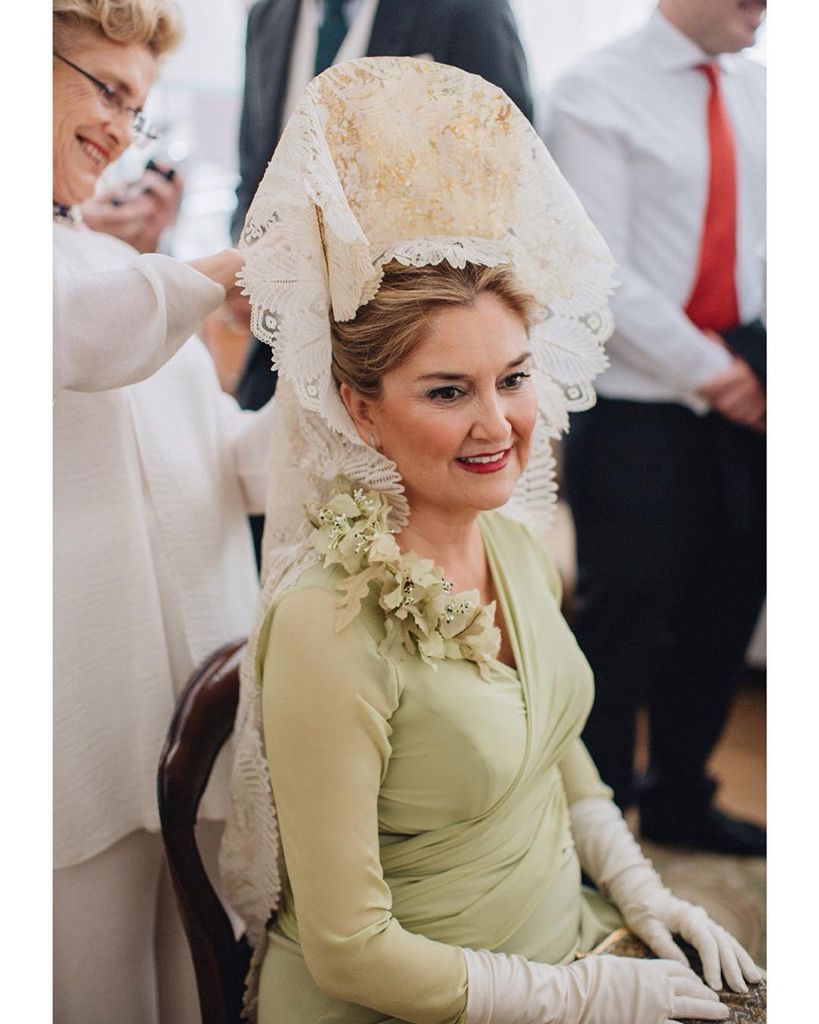 Madrinas de boda con mantilla blanca cherubina