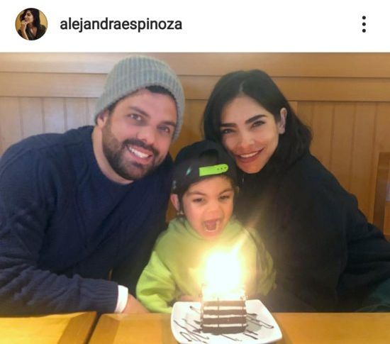 Alejandra Espinoza y su familia