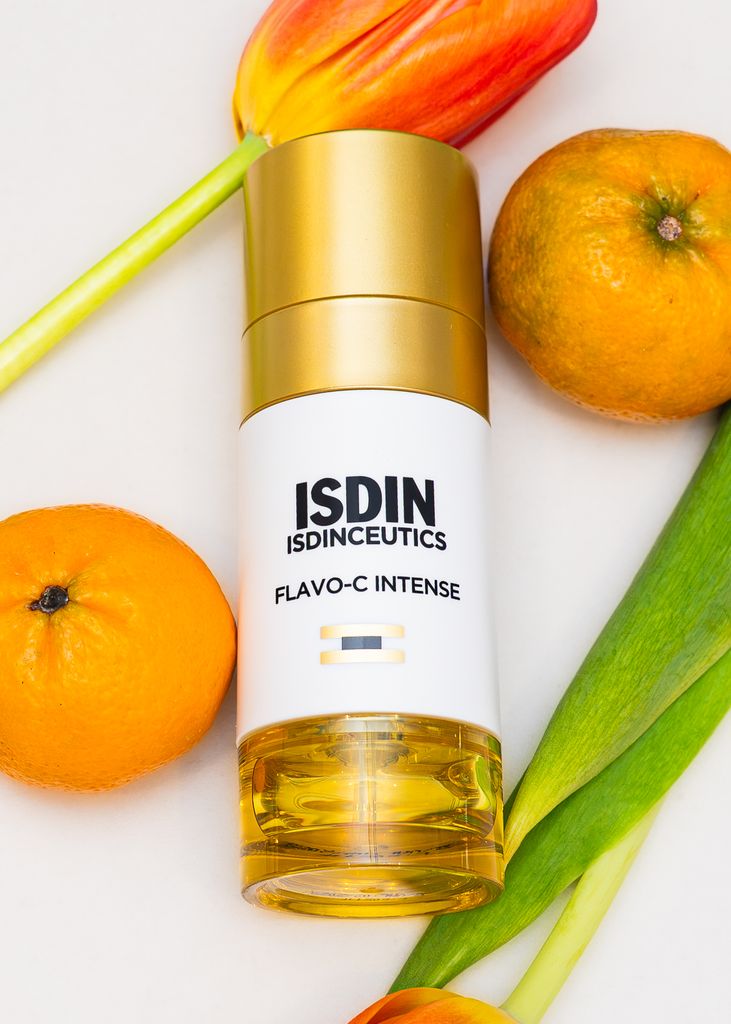 Esta colaboración une la ciencia y expertise en skincare de ISDINCEUTICS con el universo sensorial y experiencial de MYKA para presentar el lanzamiento de Flavo-C Intense.