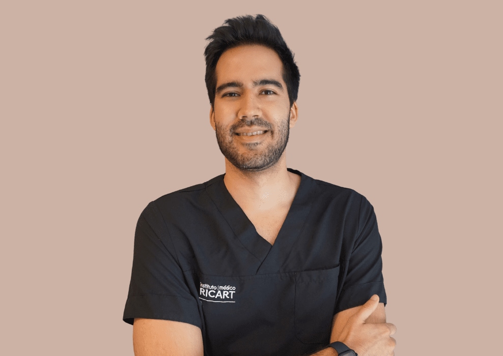 Dr. Manuel Ballesteros, especialista en Dermatología Médico-Quirúrgica, Medicina Estética y Medicina Capilar
