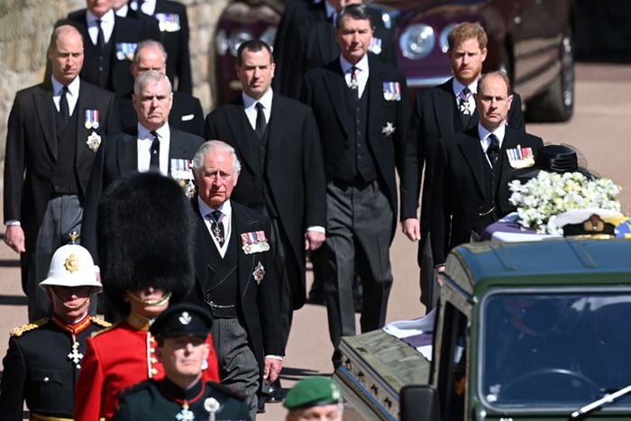 El príncipe Harry en el funeral de su abuelo