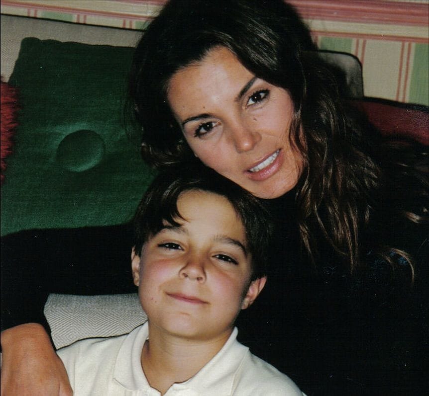 Mar Flores con Carlo cuando era pequeño