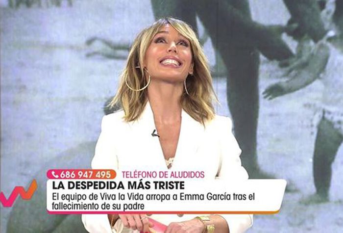 Emma García reaparece emocionada tras fallecer su padre