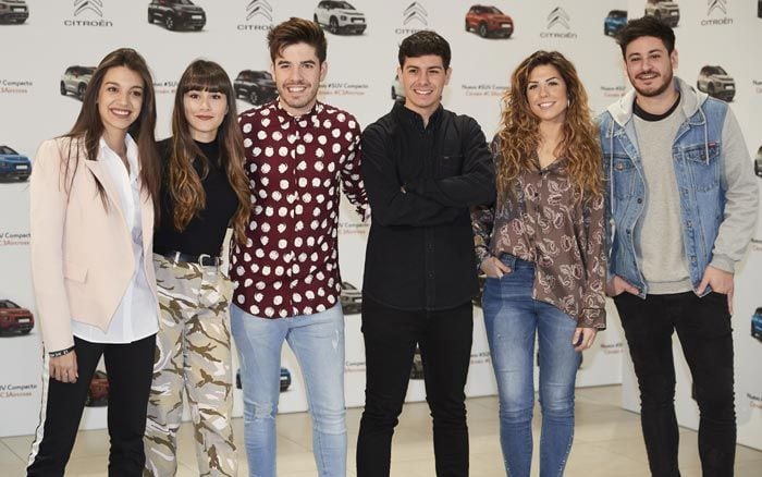 Roi Méndez con sus compañeros de OT 2017, Ana Guerra, Aitana, Alfred, Miriam y Cepeda