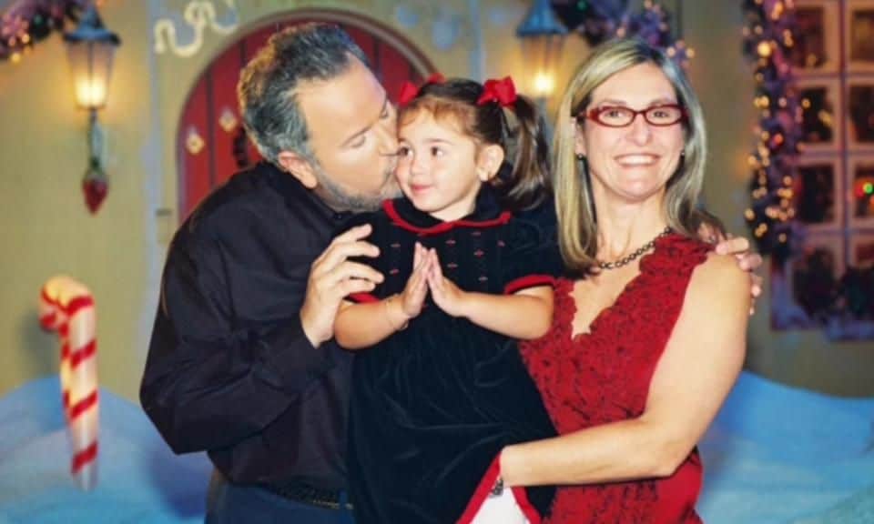 ra l de molina con su esposa e hija