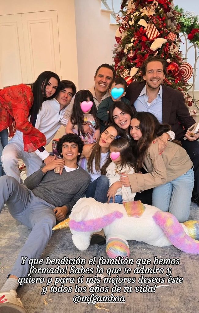 Claudia Álvarez compartió esta foto de la familia que ha construido con Billy.