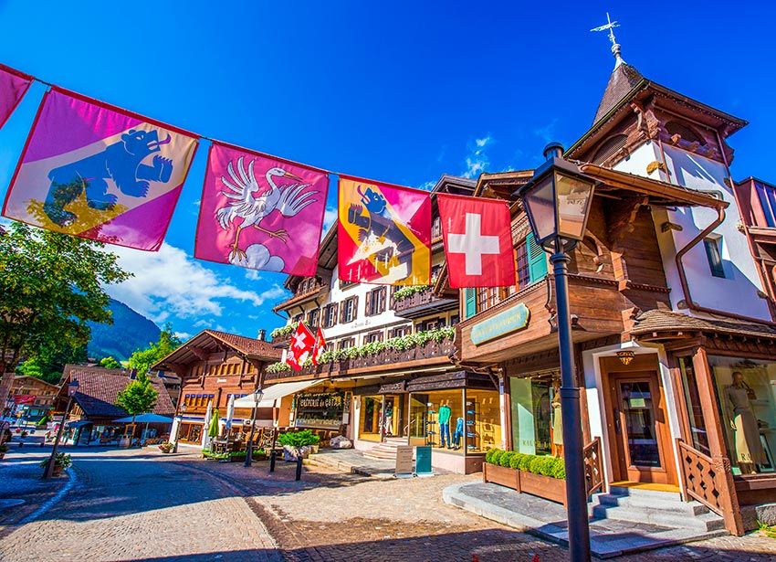 Casco histórico de la localidad de Gstaad, Suiza