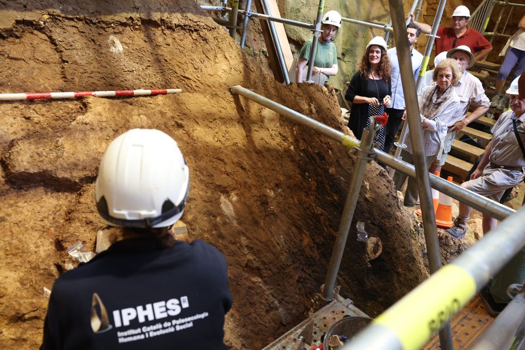 Reina Sofía en los yacimientos de Atapuerca el 18 de julio de 2024