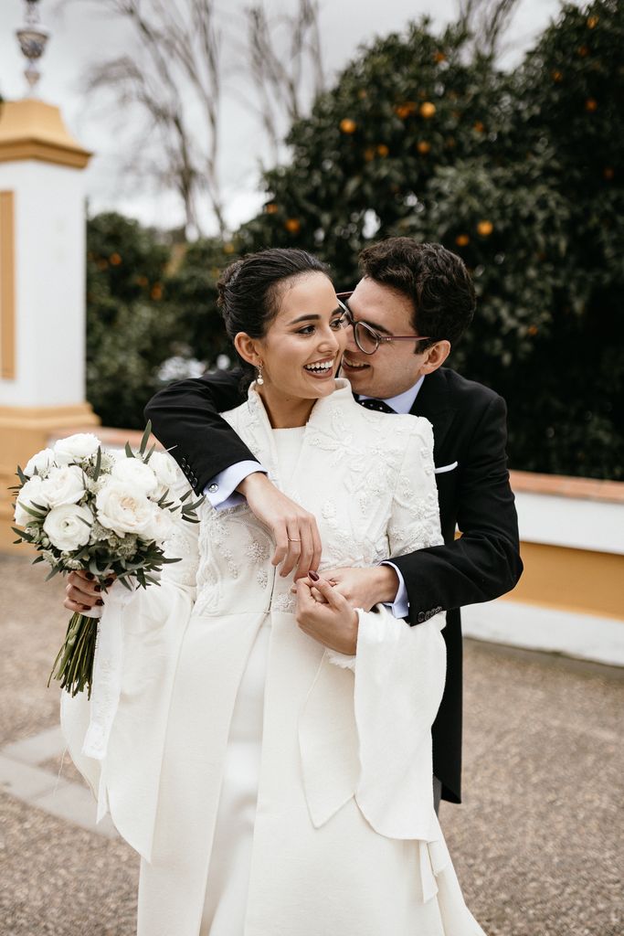 Ramo de novia blanco de rosas inglesas