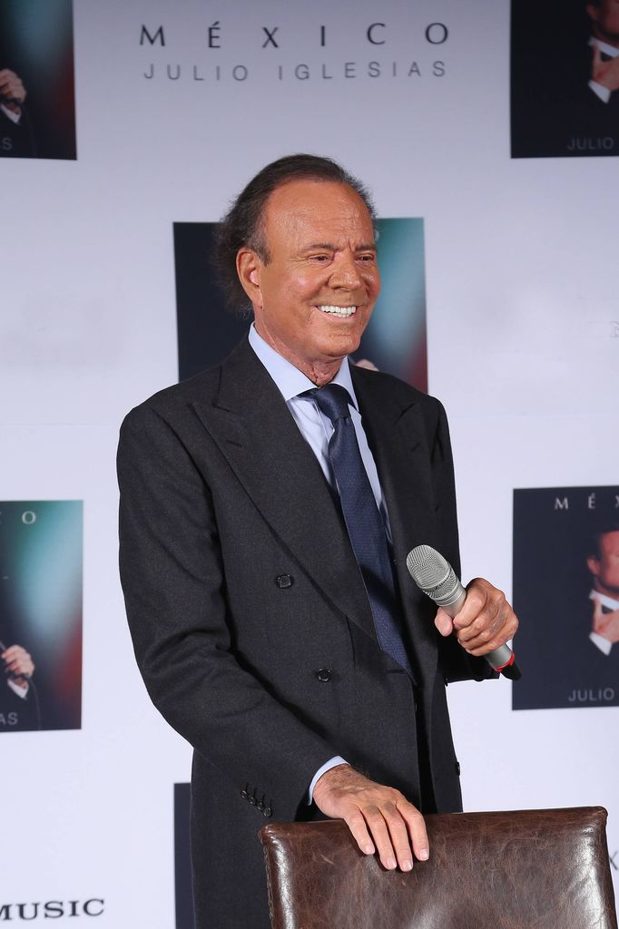 Julio Iglesias en una conferencia de prensa en en Mexico, en 2015.
