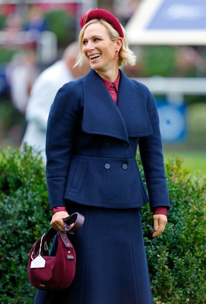 Zara Tindall asiste al Ascot Champions Day, 2025. 
