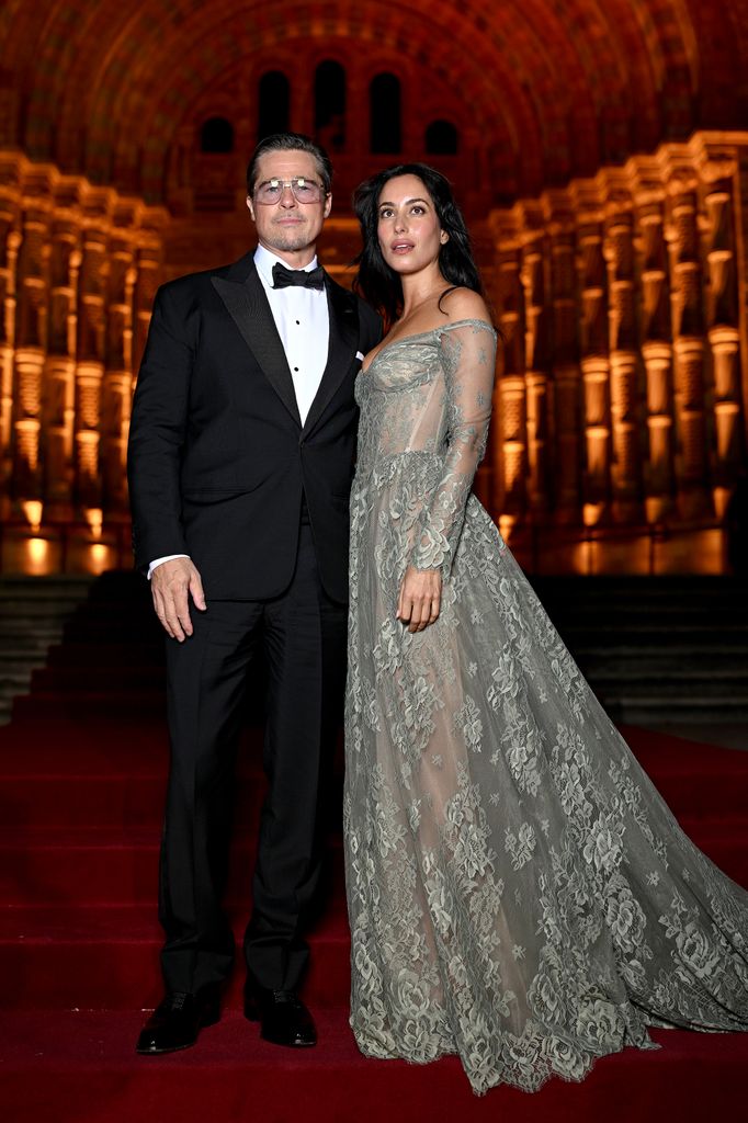 Inés de Ramón y Brad Pitt en los premios Albies 2026, Londres.