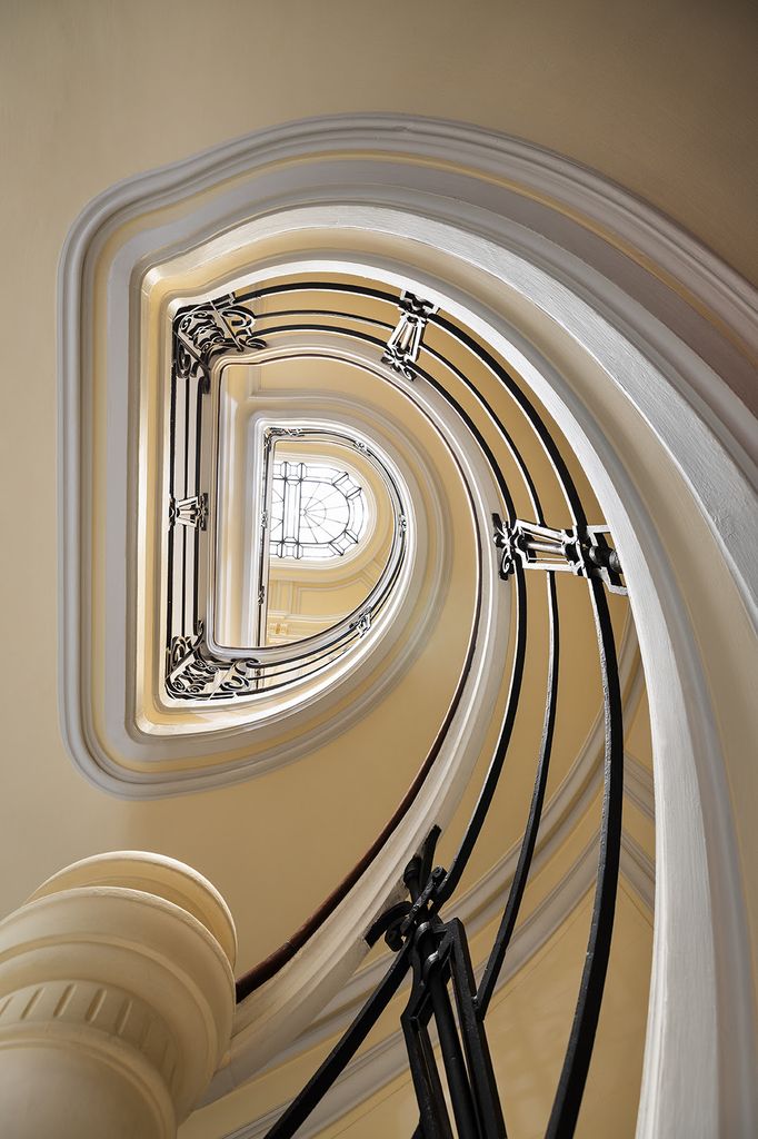 El inmueble ha sufrido diversas reformas hasta la última, en 2009, que ha dado como resultado la superficie construida actual: 3.500 metros cuadrados.