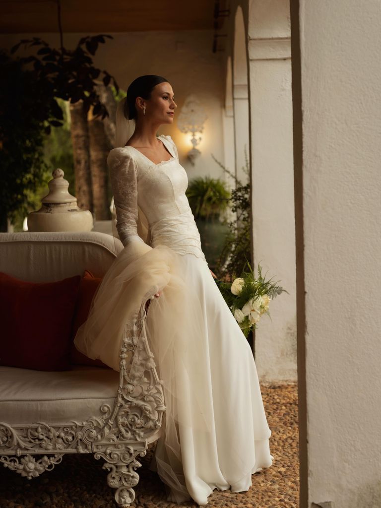 Vestidos de novia con cuerpos bordados o con textura romántico