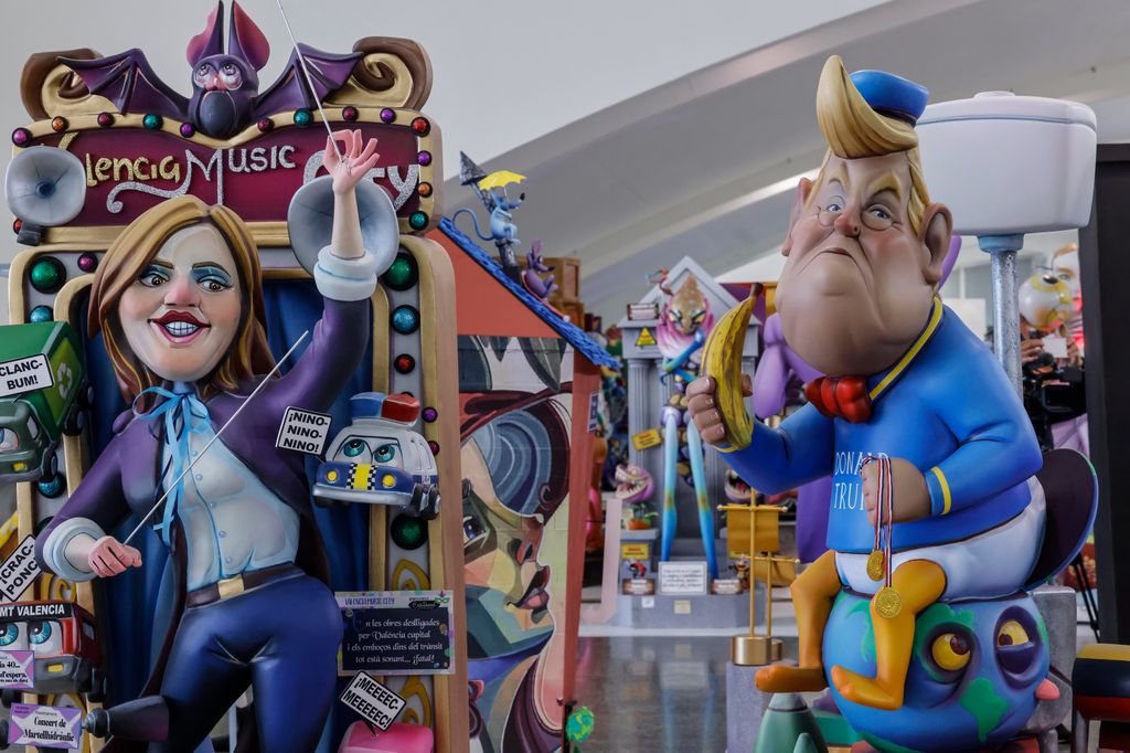 Los ninots son las figuras que forman los monumentos falleros y que representan escenas satíricas de actualidad