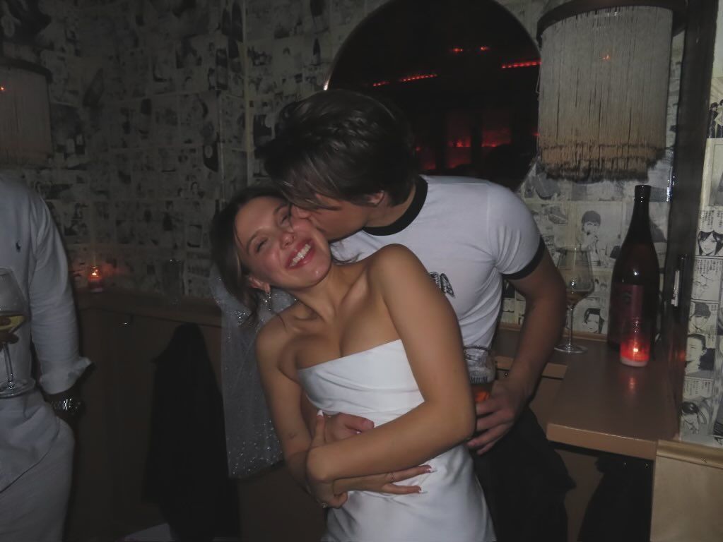 Millie Bobby Brown, de 21 años y Jake Bongiovi, de 23, se han convertido en padres.