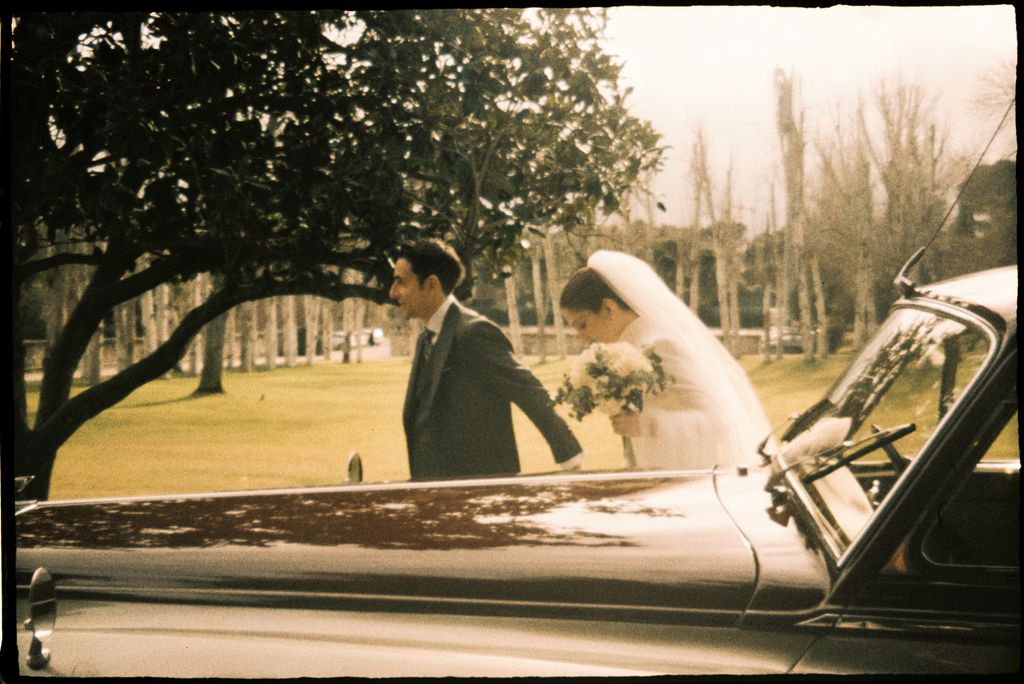 Mónica con vestido de novia de Luis Infantes Ohlalaia Fotografía