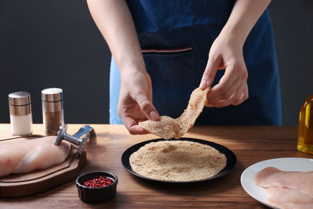 Hacer pan rallado casero, una buena opción para dar nueva vida al pan duro