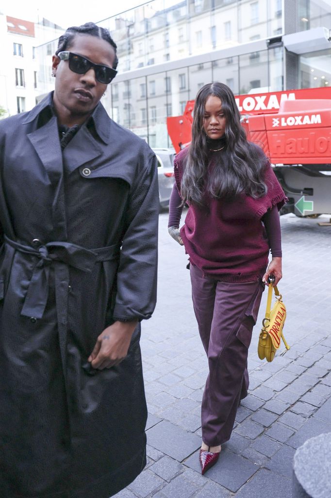 Rihanna y A$AP Rocky fueron vistos llegando al restaurante Siena en París. 