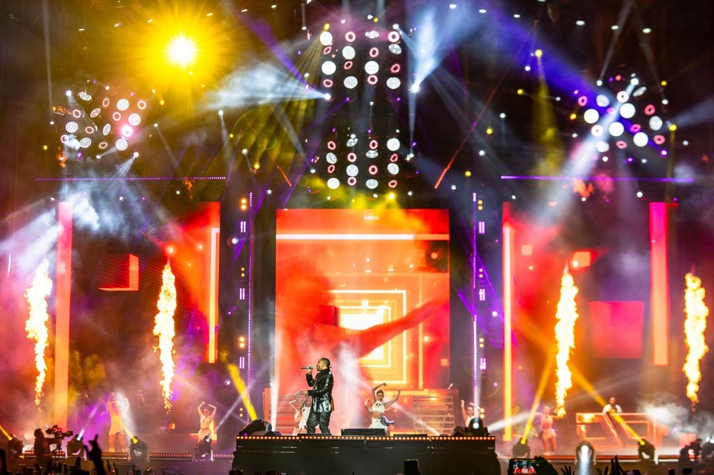 Las presentaciones de Don Omar en la Ciudad de México contaron con una producción del más alto primer nivel e impactantes efectos visuales.