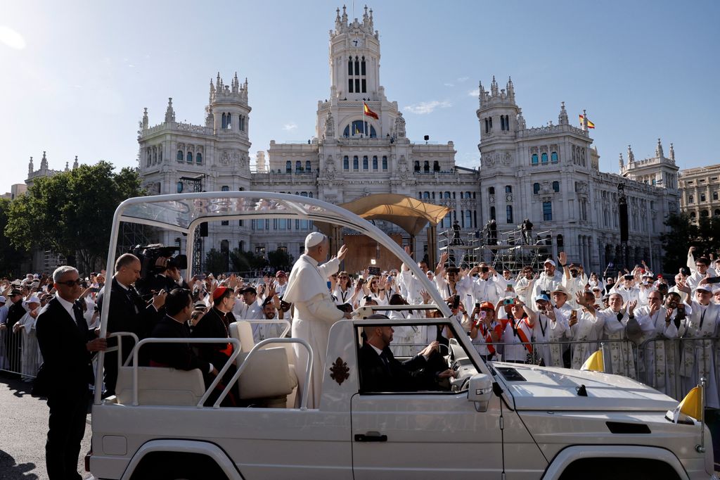 El Papa llega a Cibeles para la liturgia del domingo