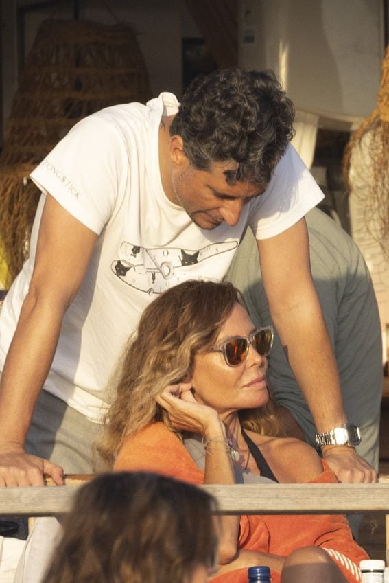 Lara Dibildos disfruta de su primer verano de amor con Cándido Conde-Pumpido