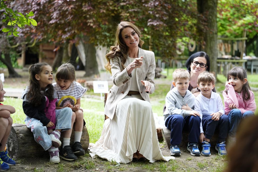 Kate Middleton visita la escuela infantil Savlador Allende en Italia