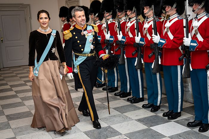 Federico y Mary, futuros reyes de Dinamarca, en la última audiencia de la reina Margarita
