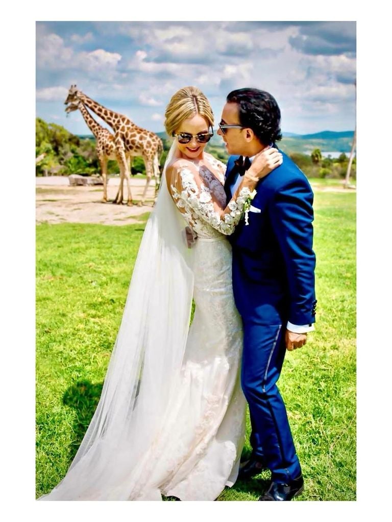 Karla de la Mora y Adal Ramones se casaron el 6 de agosto de 2017.