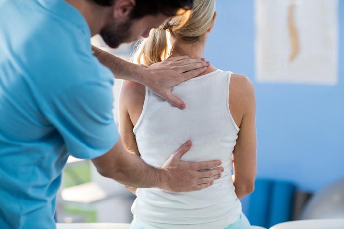 mujer en el fisio