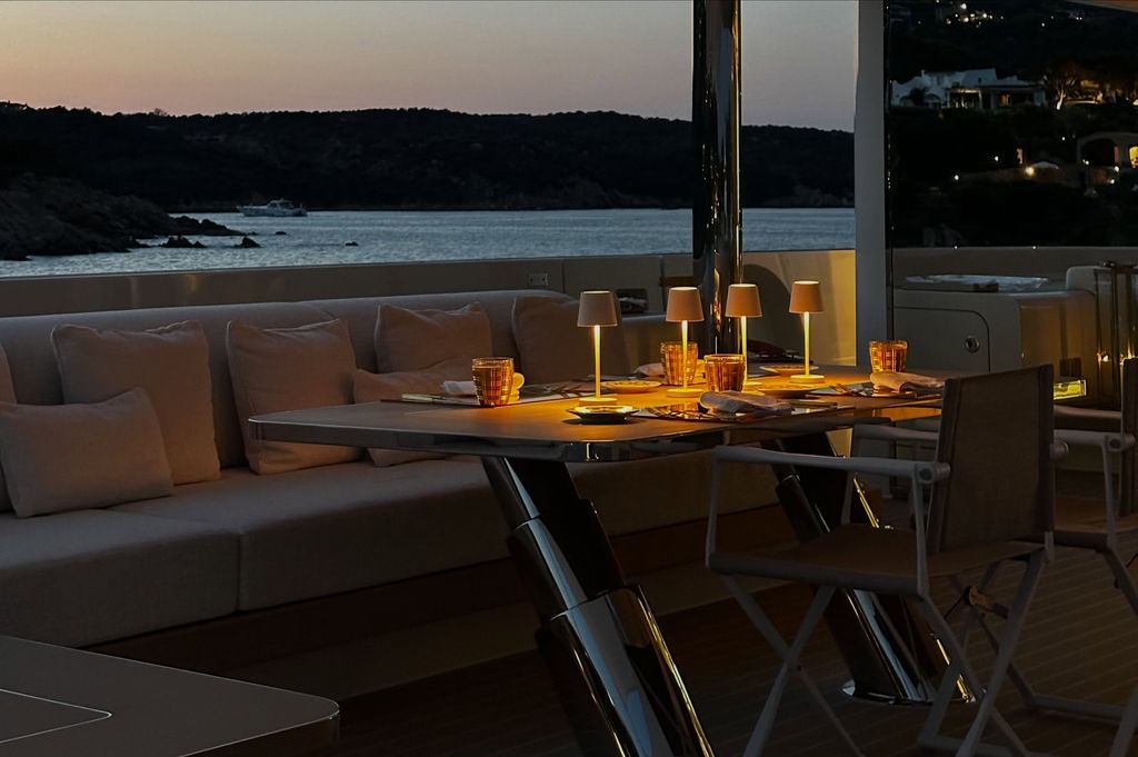 Las cenas, después del atardecer, cobran un ambiente muy tranquilo