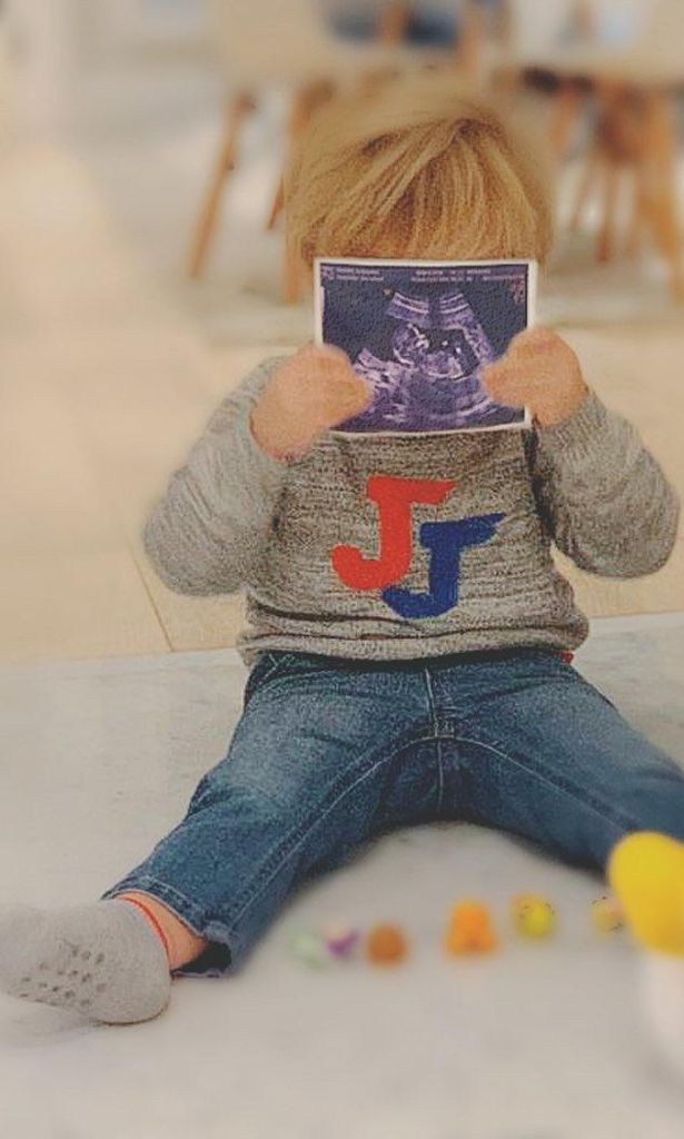 Anahí y su hijo